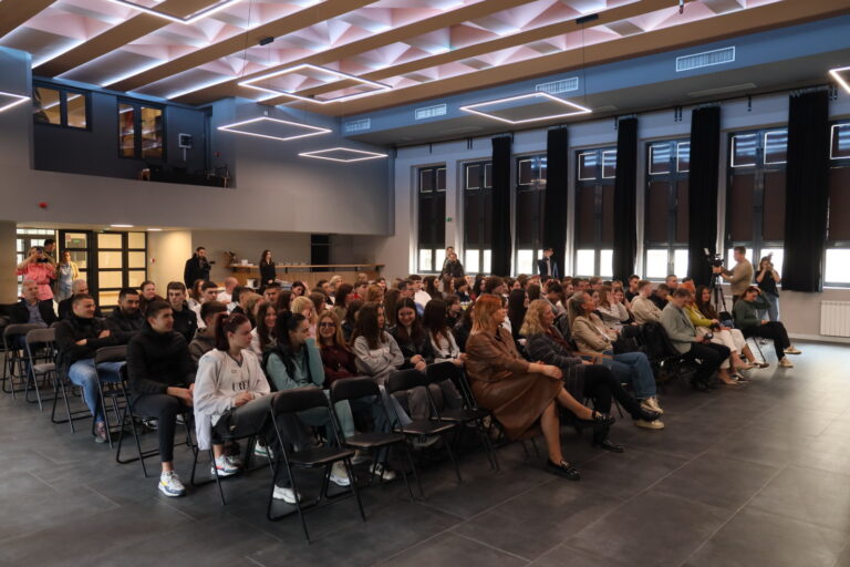 Средњошколцима у Ужицу представљен конкурс „Идеја–акција–иновација“ и могућности за EXPO 2027