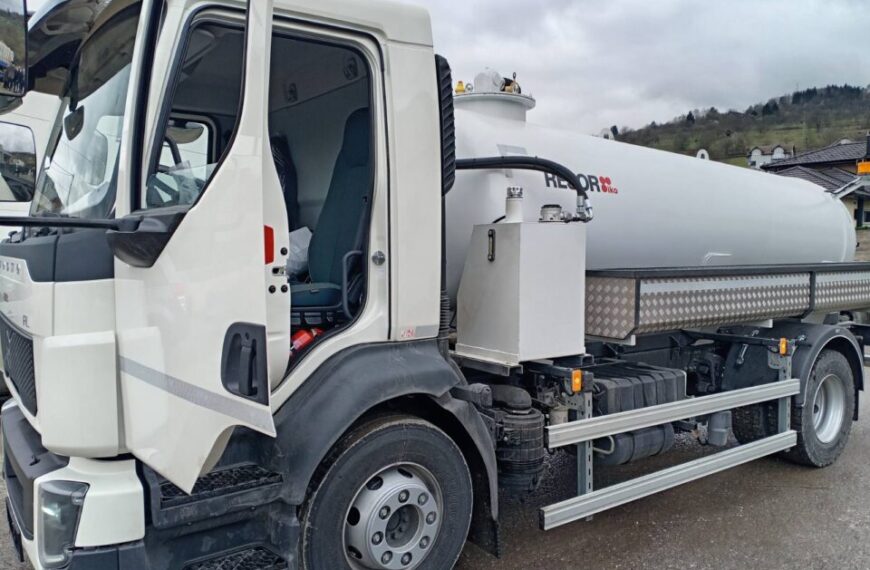 Возни парк ЈКП Лим богатији за нову цистерну