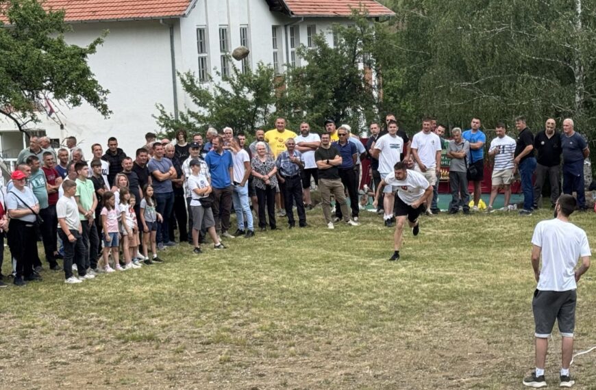 Јубиларни 20. Сеоски вишебој окупио чуваре традиције у Јабланици